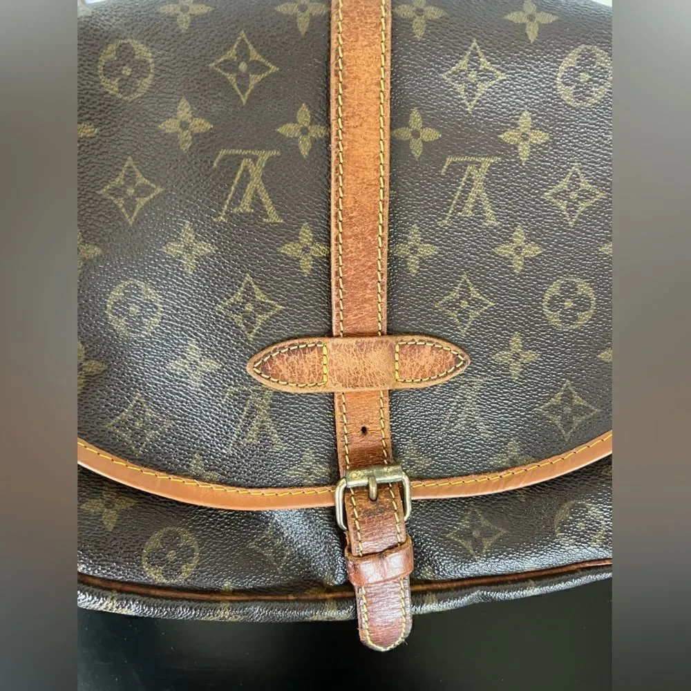 AUTH LOUIS VUITTON MONOGRAM SAUMUR 30 CROSSBODYBAG